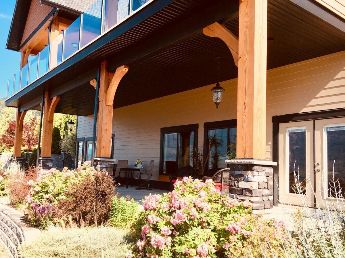 Kootenay Wild Guest Suites Nelson Exterior photo