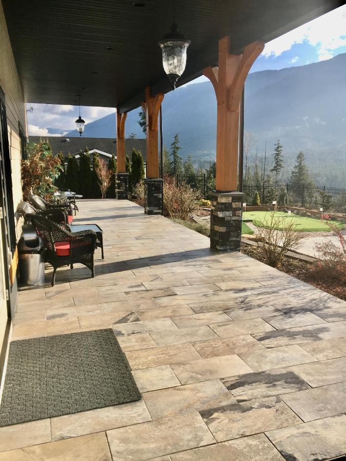 Kootenay Wild Guest Suites Nelson Exterior photo